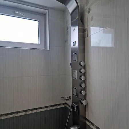 Apartment Victoria 3 *