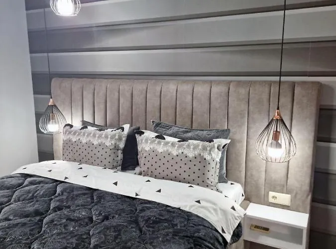 Apartment Victoria 3 *